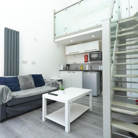Modern & Stylish Studio In Reading Centre Daire Dış mekan fotoğraf